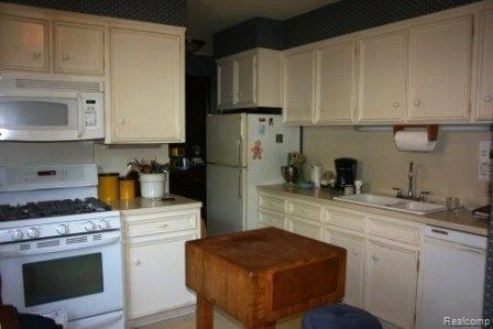 394 Rivard Boulevard Grosse Pointe, MI 48230 - Photo 7 of 15 rivard kitchen