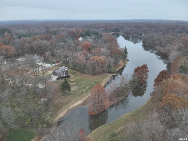 $525,000 | 16429 North Hawthorne Lane, Mount Vernon, IL 62864