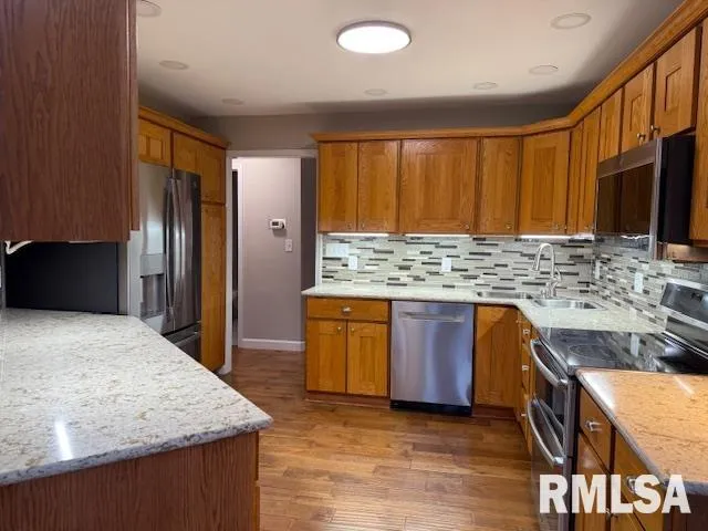 $525,000 | 16429 North Hawthorne Lane, Mount Vernon, IL 62864