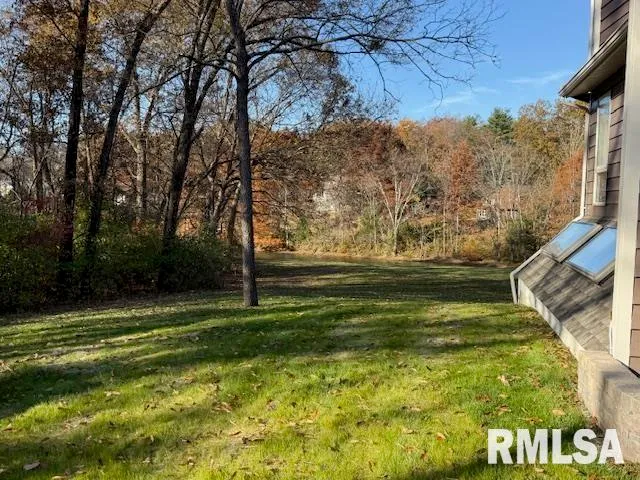 $525,000 | 16429 North Hawthorne Lane, Mount Vernon, IL 62864