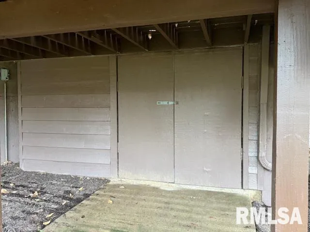 $525,000 | 16429 North Hawthorne Lane, Mount Vernon, IL 62864