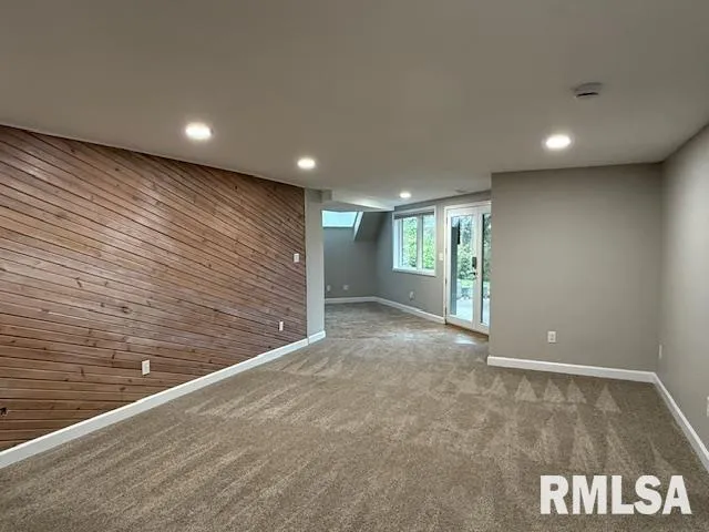 $525,000 | 16429 North Hawthorne Lane, Mount Vernon, IL 62864