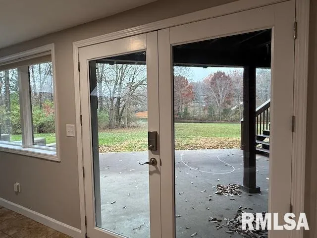 $525,000 | 16429 North Hawthorne Lane, Mount Vernon, IL 62864