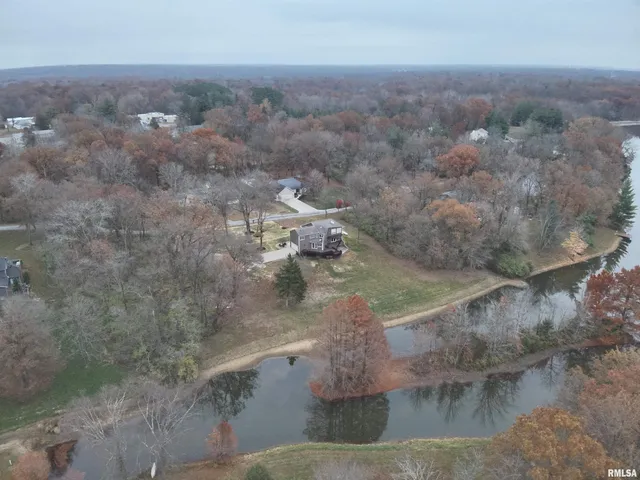 $525,000 | 16429 North Hawthorne Lane, Mount Vernon, IL 62864