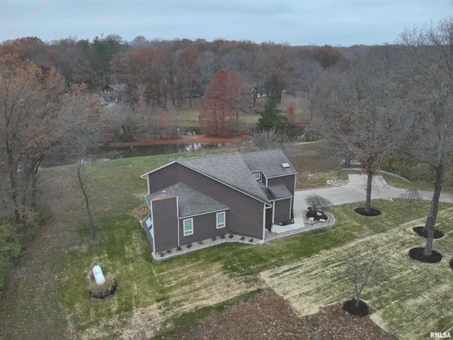 $525,000 | 16429 North Hawthorne Lane, Mount Vernon, IL 62864