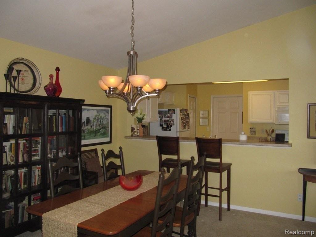1934 Flagstone Circle, Unit 92 Rochester, MI 48307 - Photo 9 of 23 Dining room.