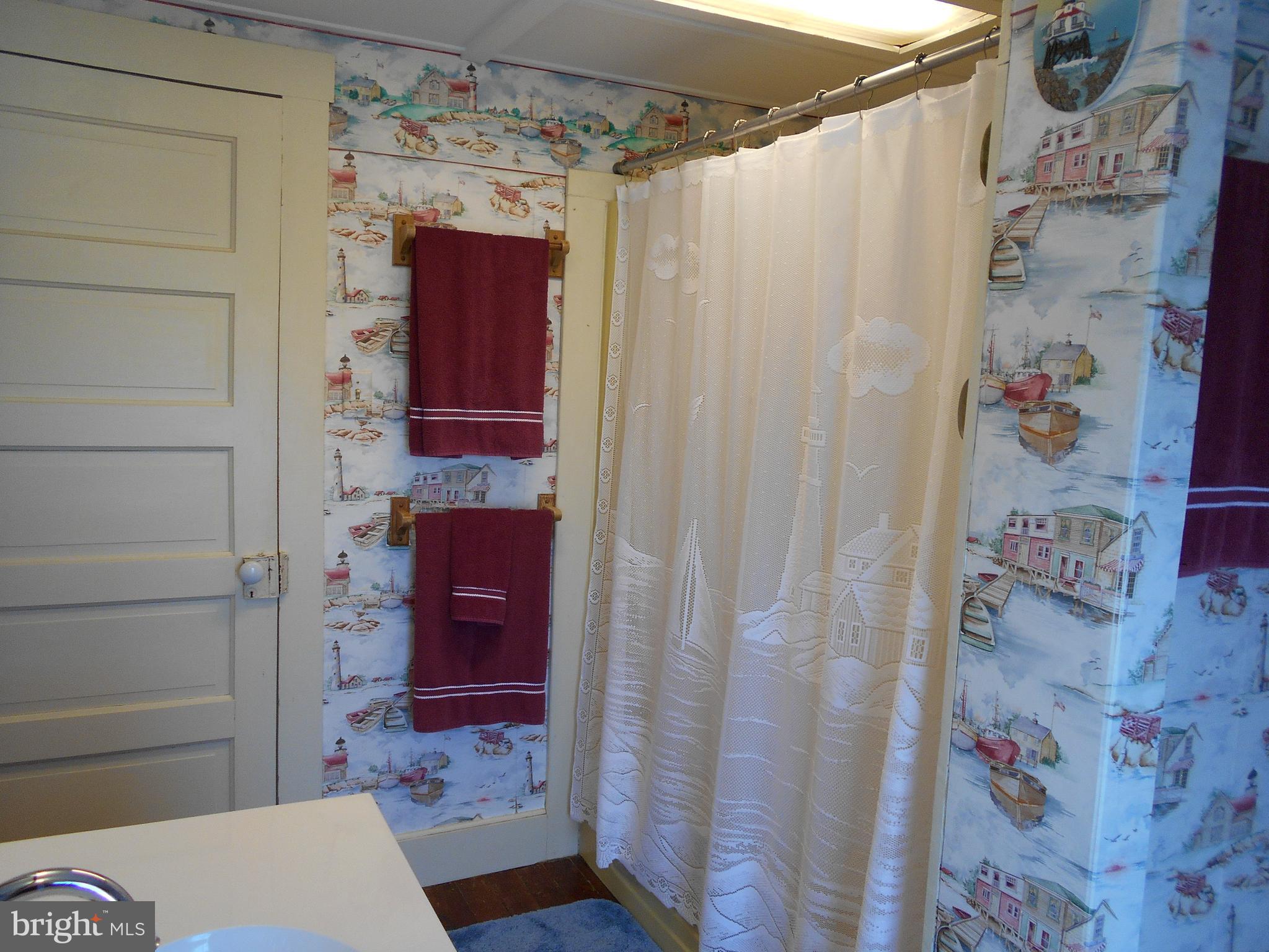 5841 Hudson Wharf Road Cambridge, MD 21613 - Photo 22 of 45 Second floor full bath