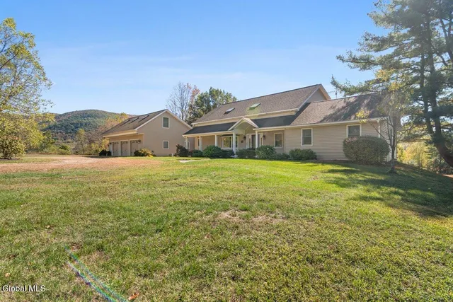 $874,900 | 262 Binninger Road, Salem, NY 12873