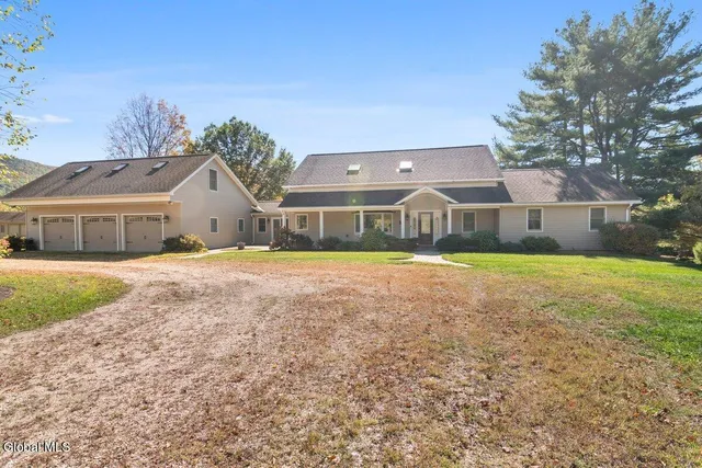 $874,900 | 262 Binninger Road, Salem, NY 12873