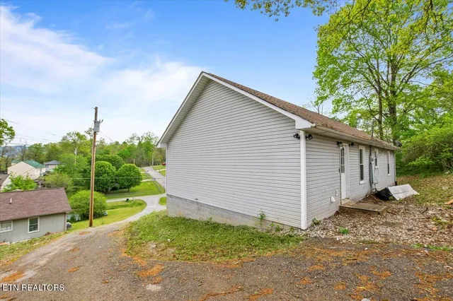 $195,000 | 174 Sandy Hill Road, La Follette, TN 37766