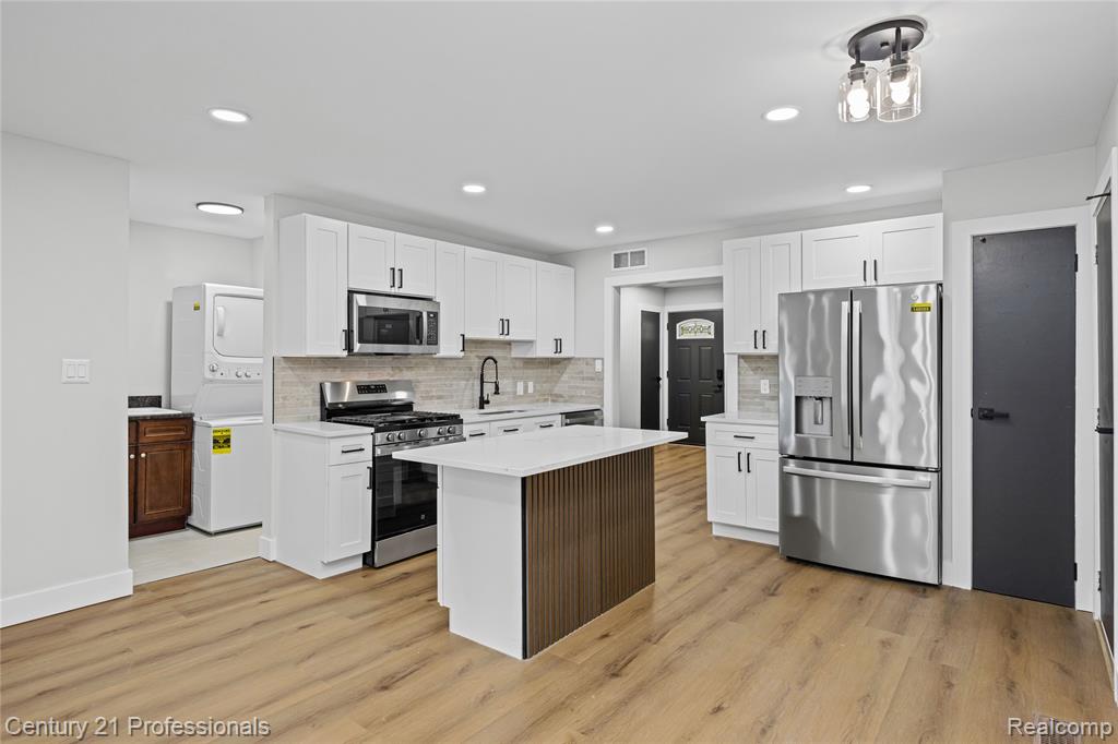 45466 Fairchild Road Macomb, MI 48042 - Photo 17 of 43 Gallery Image 17