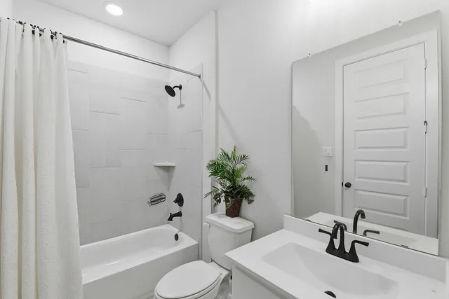 $499,900 | 3017 Secret Lagoon Lane, Texas City, TX 77568