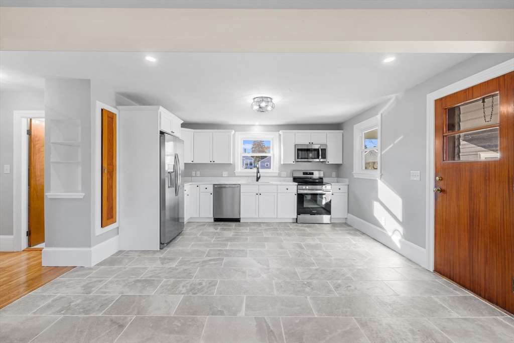 79 Middle Road Acushnet, MA 02743 - Photo 14 of 28