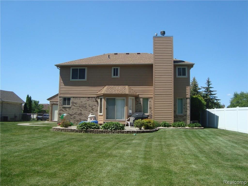 46258 Rocker Drive Macomb, MI 48044 - Photo 28 of 29 Rear View
