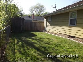 2608 Devonshire Road Springfield, IL 62703 - Photo 10 of 19