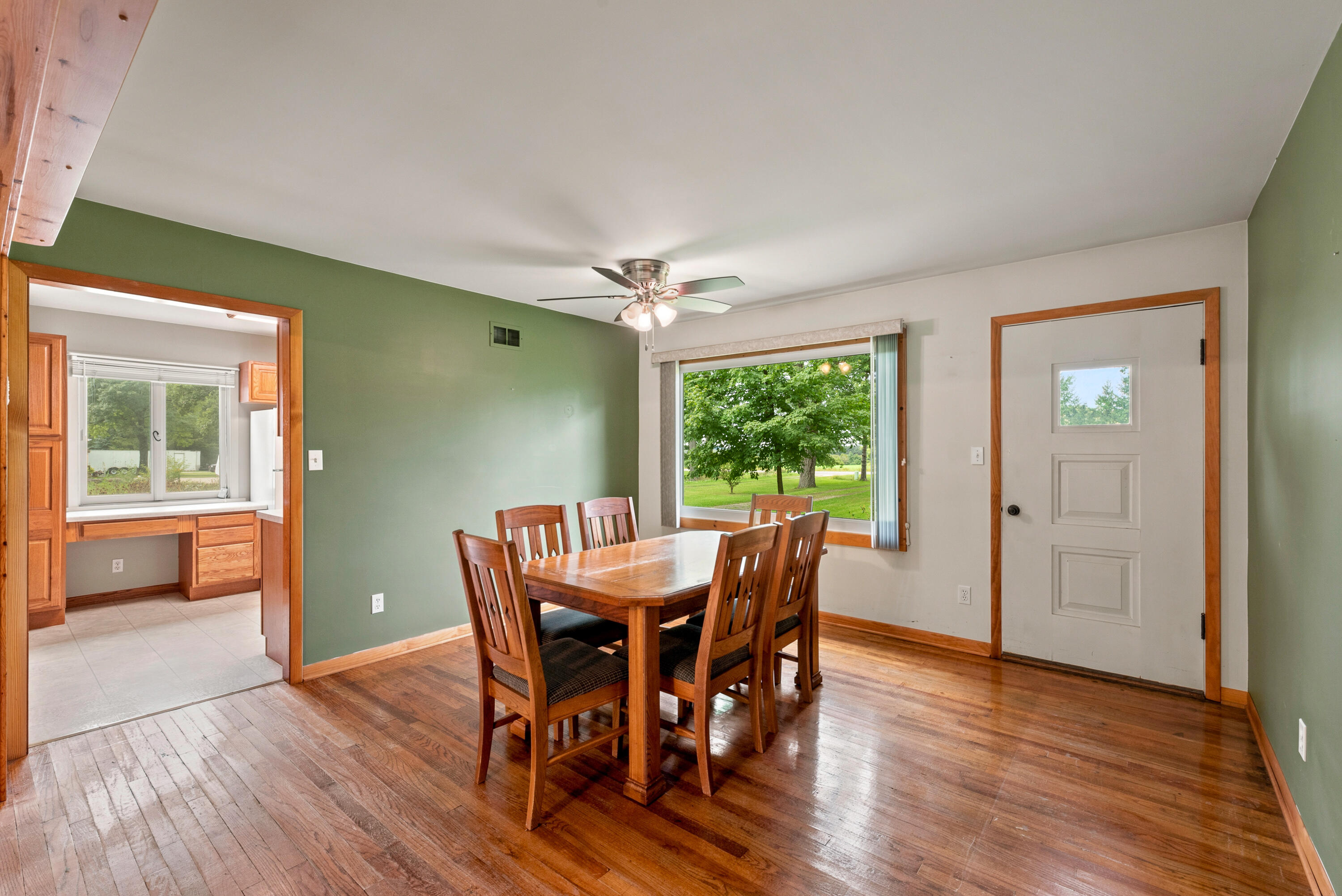 4939 Mound Road Elkhorn, WI 53121 - Photo 7 of 38 DR to Kitchen