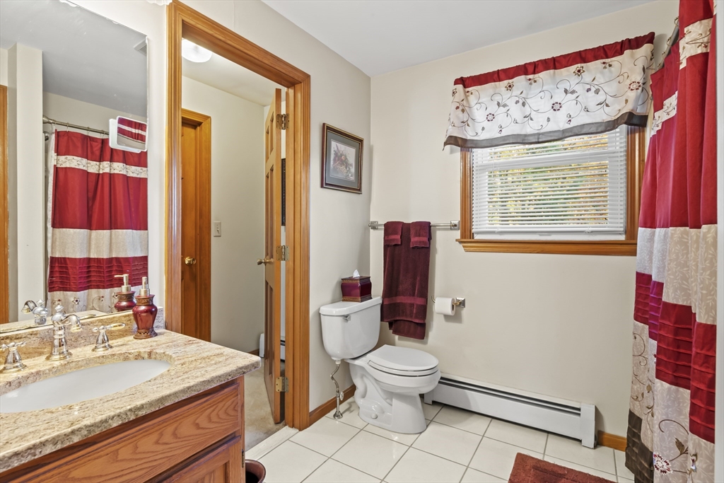 216 Mountain Street West Worcester, MA 01606 - Photo 15 of 24