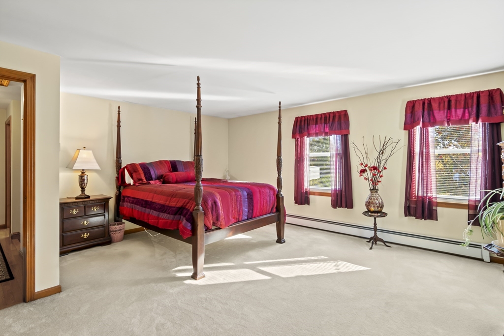 216 Mountain Street West Worcester, MA 01606 - Photo 16 of 24