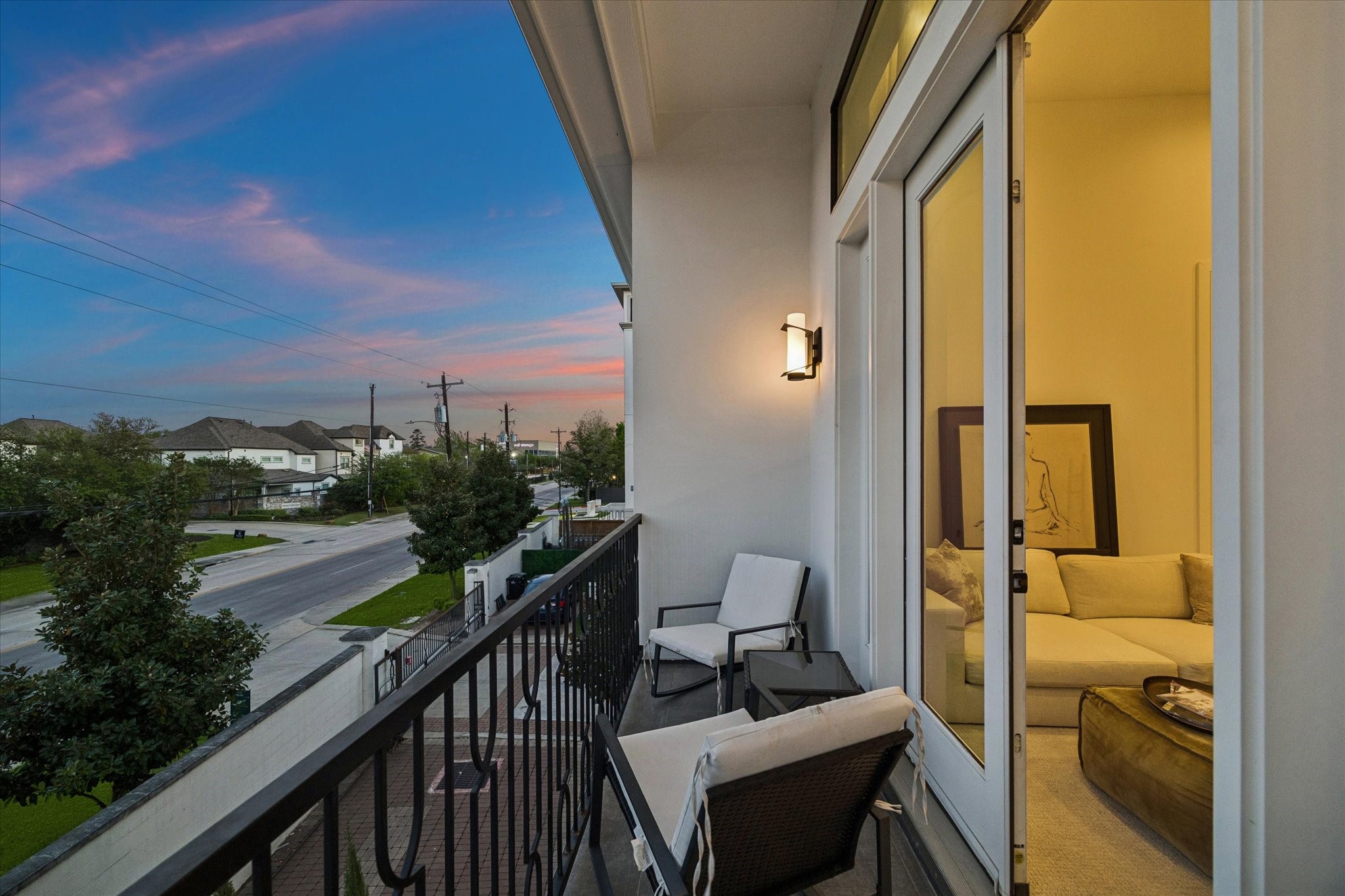 1661 Bingle Road Houston, TX 77055 - Photo 24 of 33 3x13 patio off the flex space.