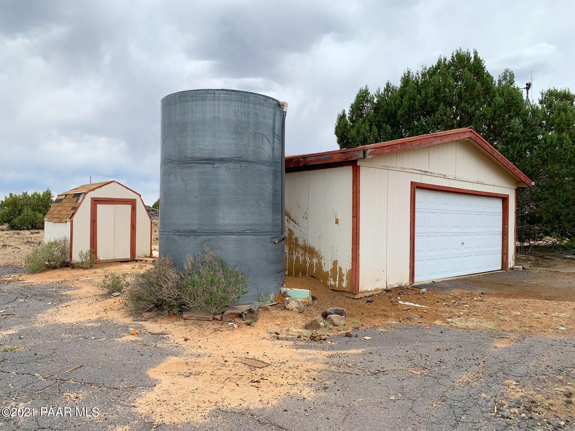 9753 Crookton Road Ash Fork, AZ 86320 - Photo 29 of 39 Detached Garage/Storage Shed