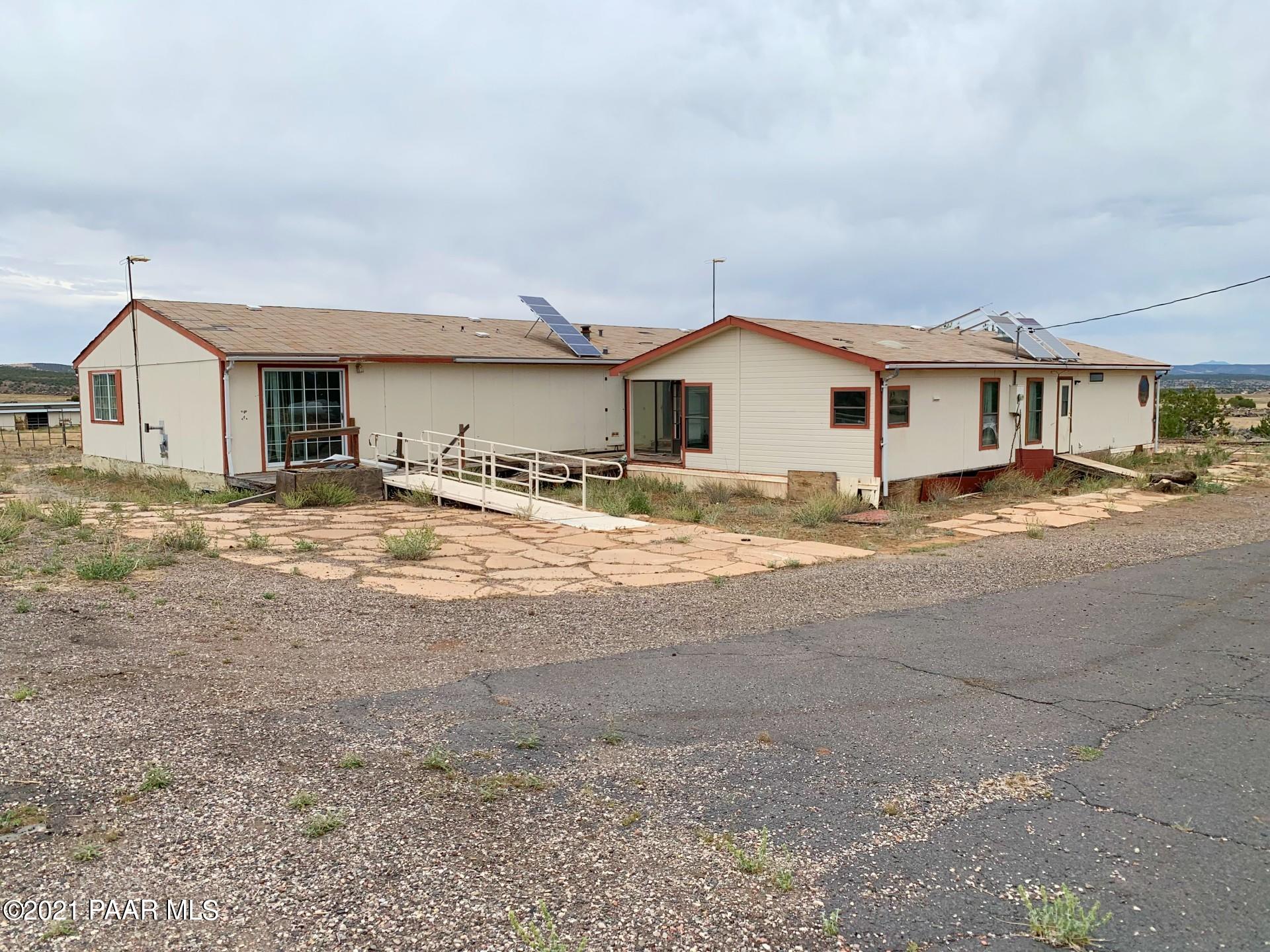 9753 Crookton Road Ash Fork, AZ 86320 - Photo 9 of 39 Exterior