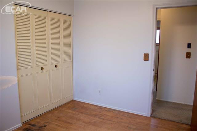 5411 Coldwater Road Flint, MI 48504 - Photo 10 of 24 21420316-9.JPG