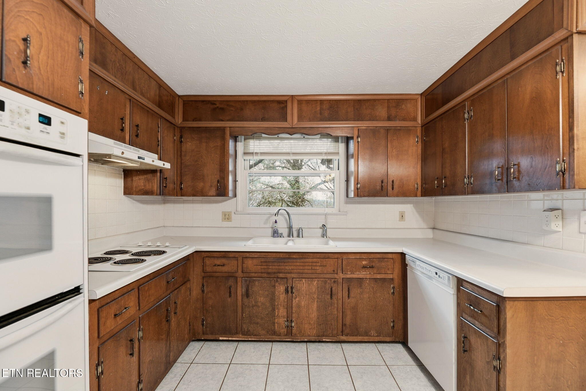 121 West Maiden Lane Oak Ridge, TN 37830 - Photo 21 of 41 21-web-or-mls-Mdn121 (38)