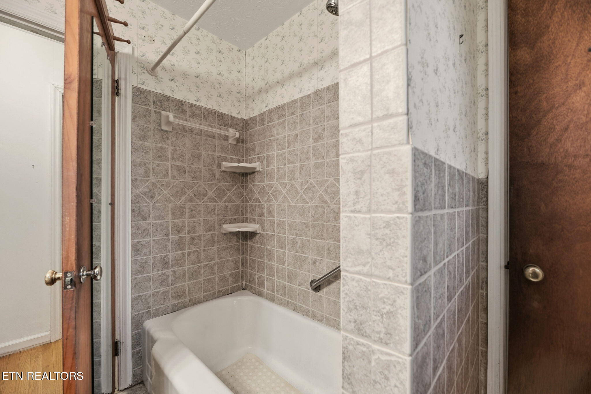 121 West Maiden Lane Oak Ridge, TN 37830 - Photo 27 of 41 27-web-or-mls-Mdn121 (56)