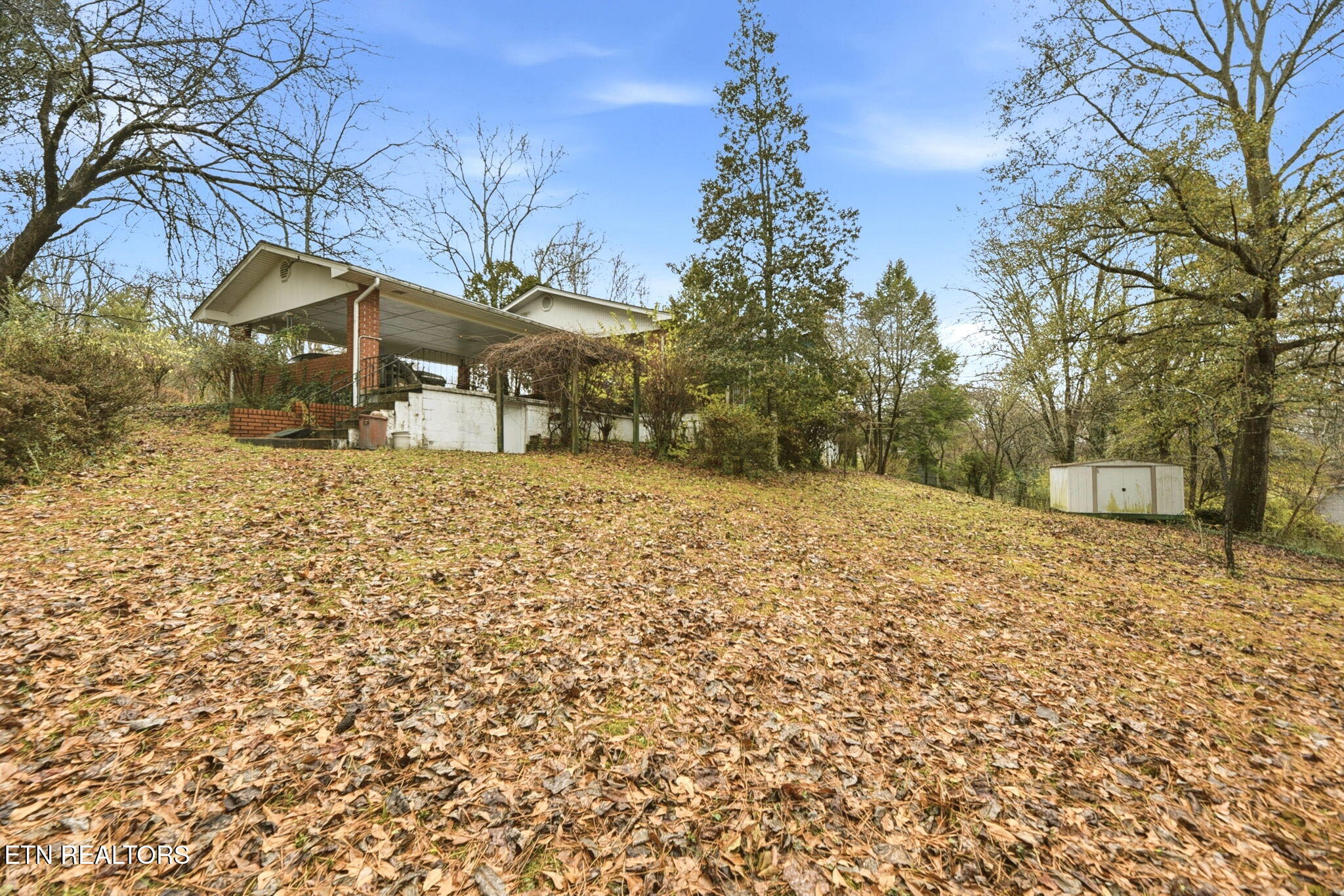 121 West Maiden Lane Oak Ridge, TN 37830 - Photo 36 of 41 36-web-or-mls-3c9f6aef-7294-4b4c-8bdb-d3