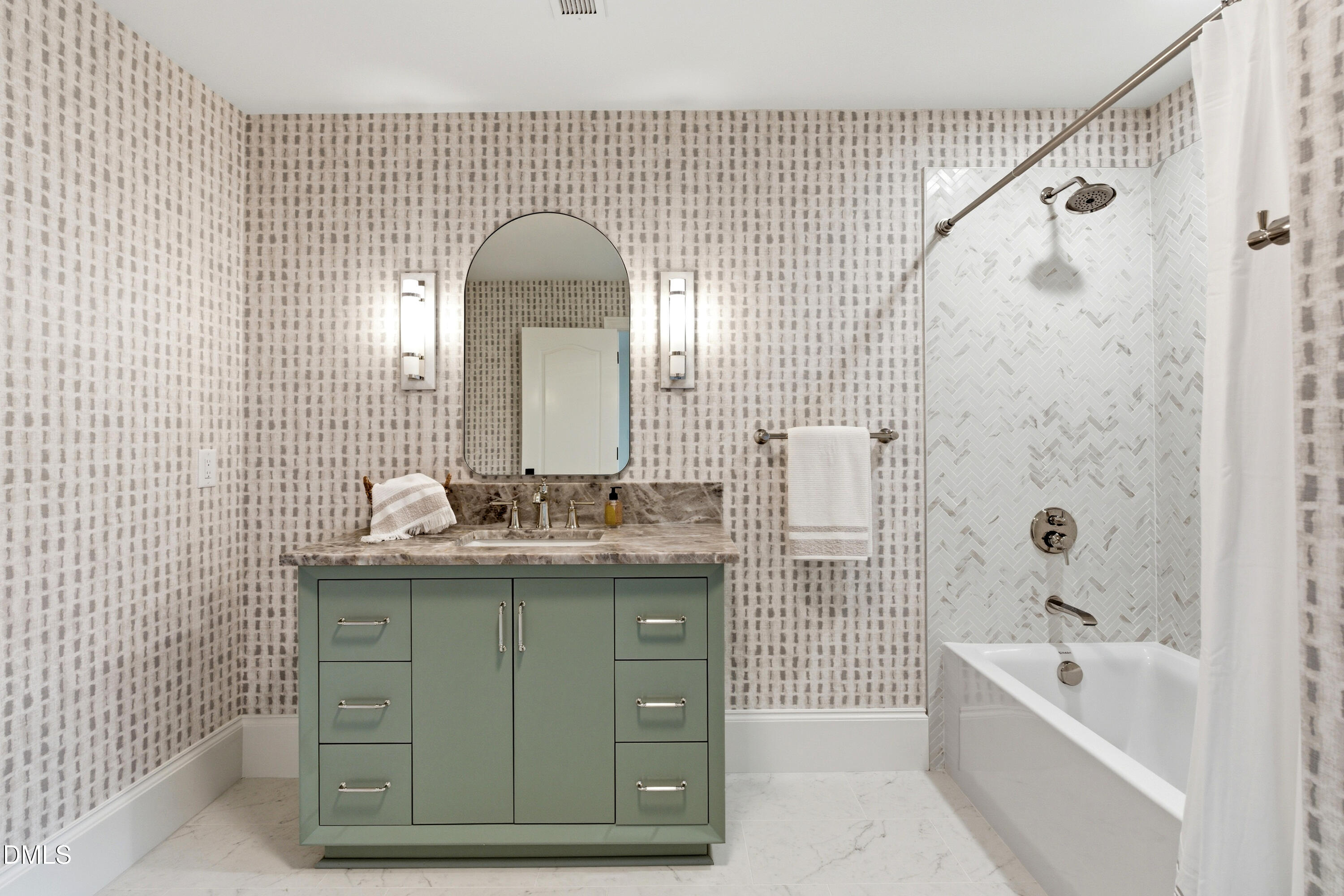 1526 Brooks Avenue Raleigh, NC 27607 - Photo 24 of 30 Bathroom