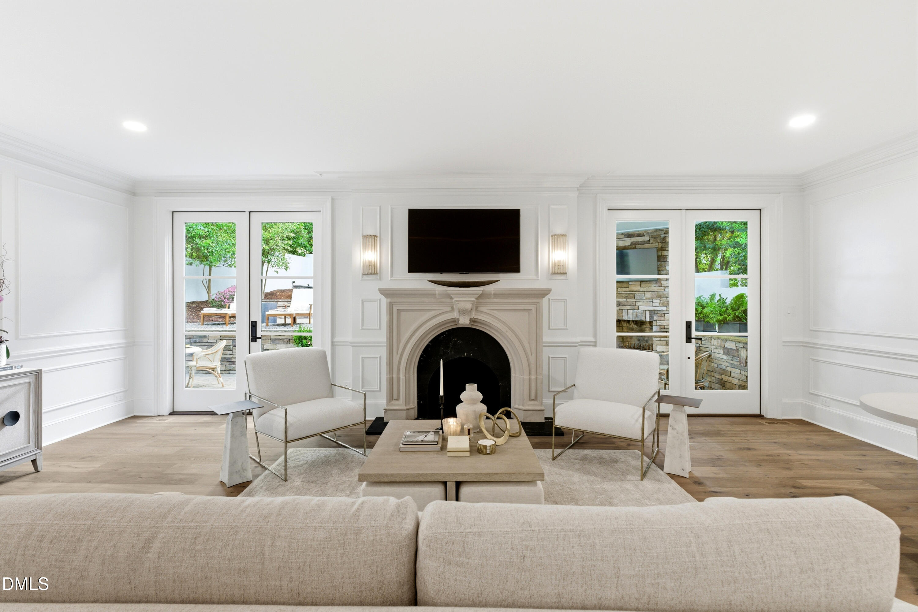 1526 Brooks Avenue Raleigh, NC 27607 - Photo 9 of 30 Family Room