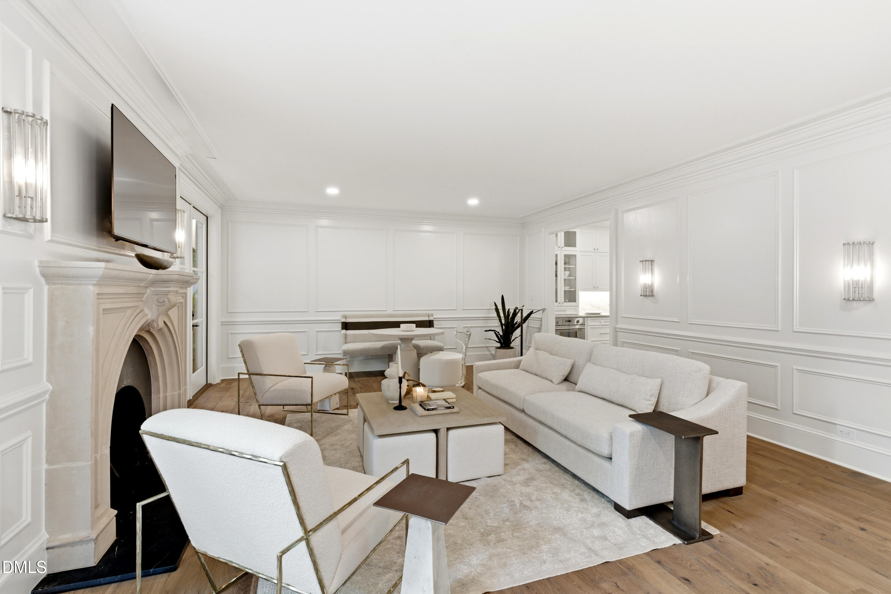 1526 Brooks Avenue Raleigh, NC 27607 - Photo 10 of 30 Family Room