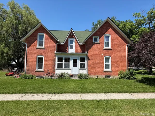 $154,900 | 208 East Mill Street, Capac, MI 48014