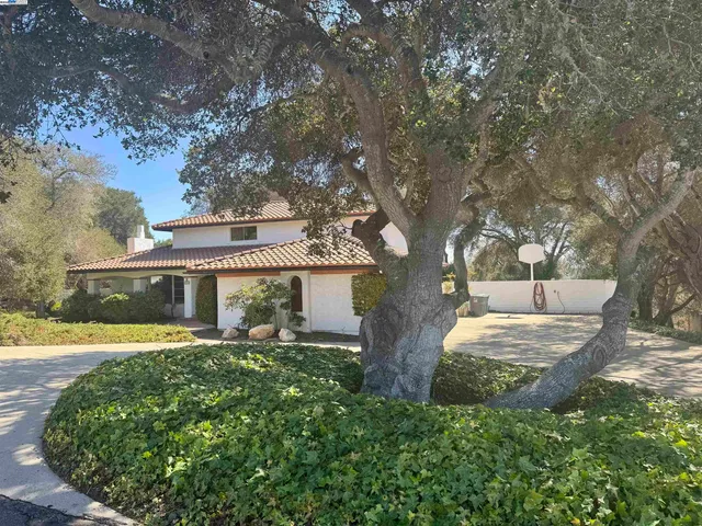 front view of house with a yard