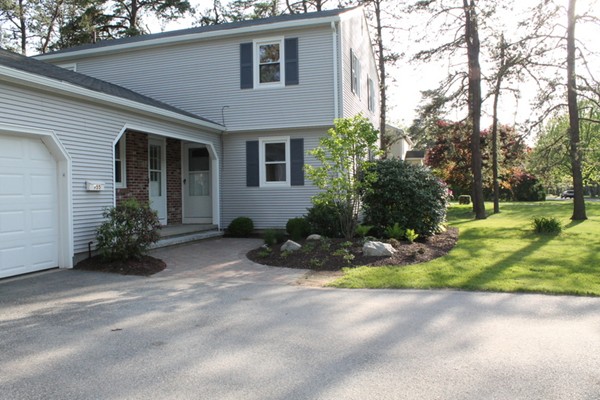 955 Maple Road Longmeadow, MA 01106 - Photo 4 of 23