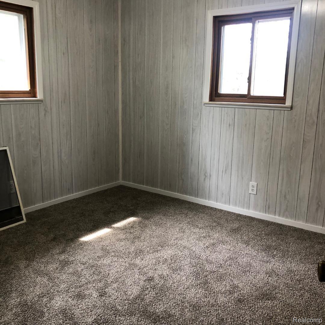 4102 Calkins Road Dryden, MI 48428 - Photo 5 of 9 4.jpg