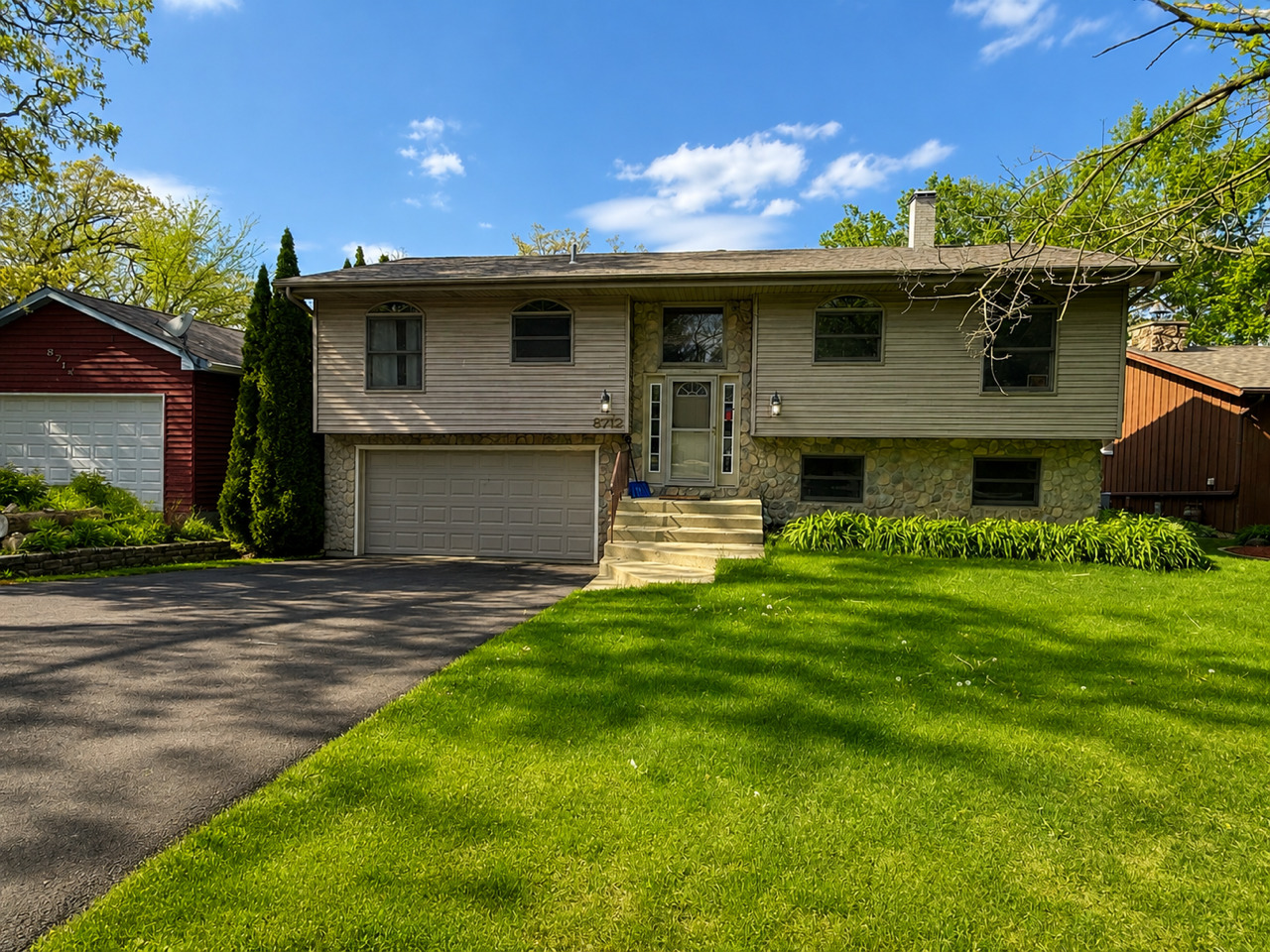 8712 Coral Road Wonder Lake, IL 60097 - Photo 1 of 20