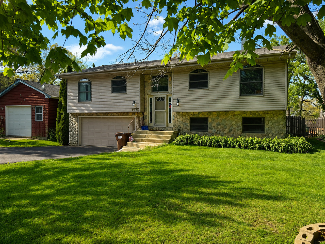 8712 Coral Road Wonder Lake, IL 60097 - Photo 2 of 20