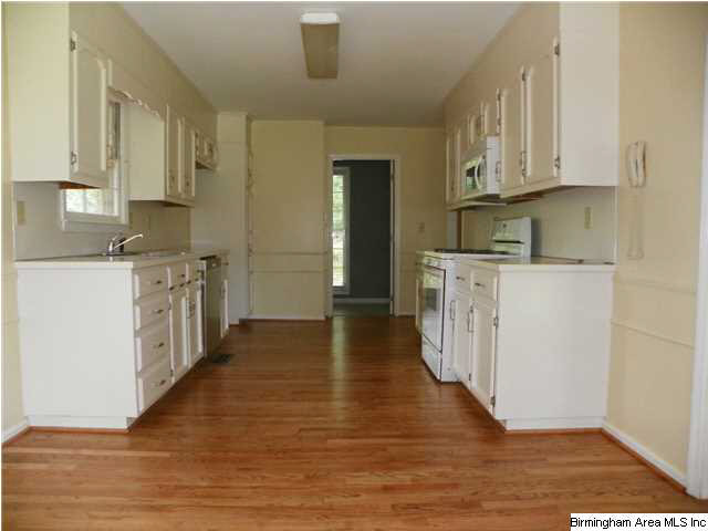 150 Mallard Pointe Circle Pelham, AL 35124 - Photo 6 of 18