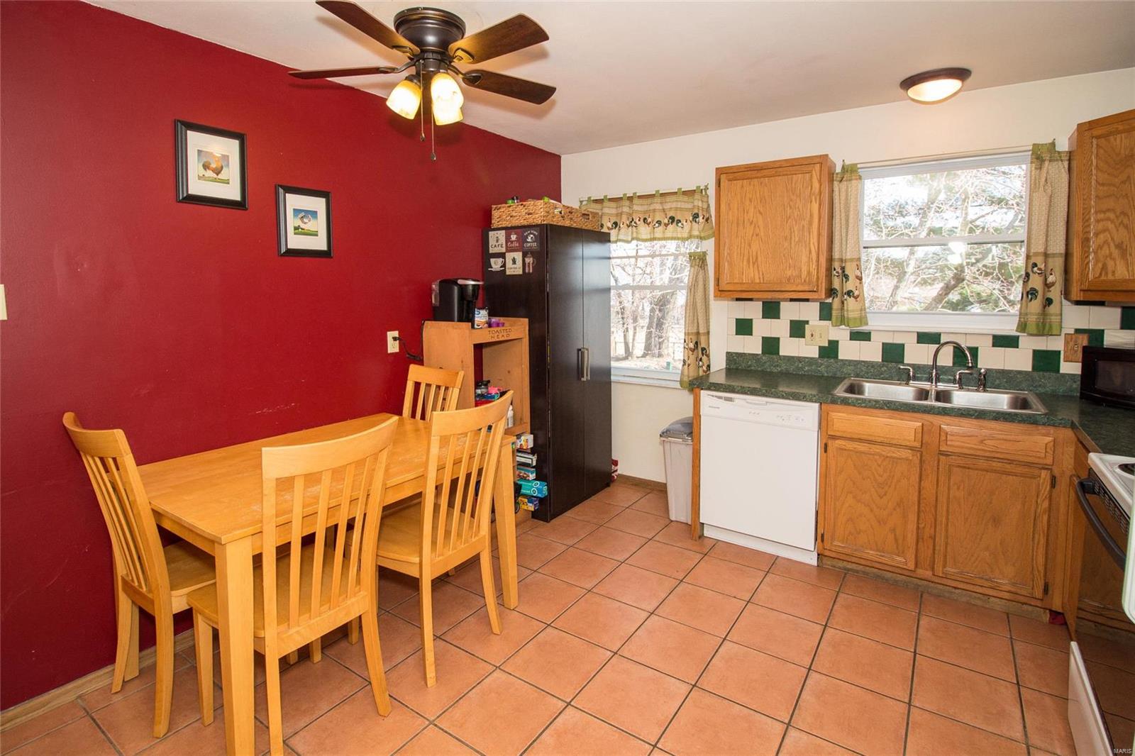 281 Grover Road St. Louis, MO 63125 - Photo 9 of 26