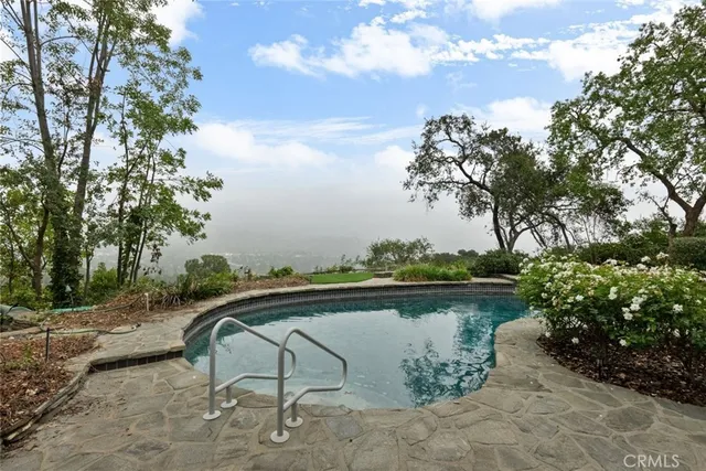 $12,000 | 1218 Flintridge Circle, La Canada Flintridge, CA 91011