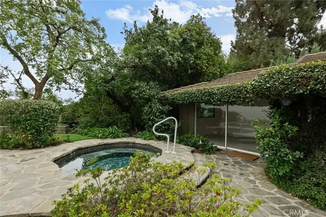 $12,000 | 1218 Flintridge Circle, La Canada Flintridge, CA 91011