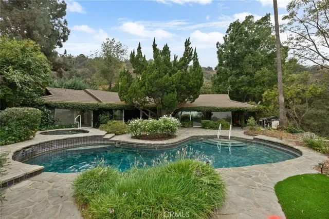 $12,000 | 1218 Flintridge Circle, La Canada Flintridge, CA 91011