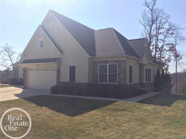 644 Mountain Circle Rochester Hills, MI 48306 - Photo 1 of 18