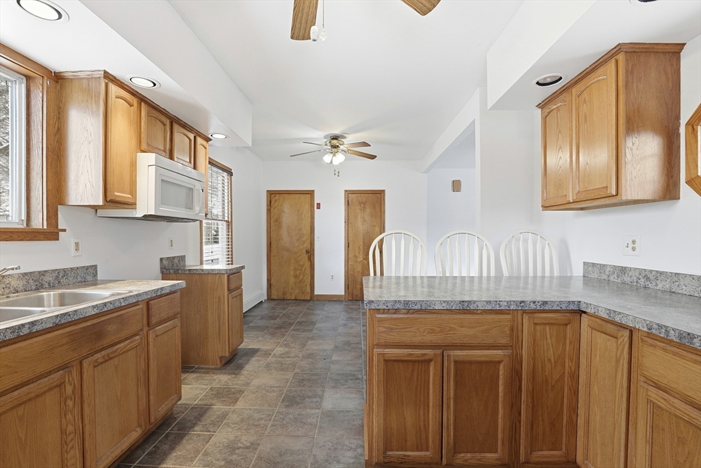 14 Sycamore Street Fairhaven, MA 02719 - Photo 13 of 37