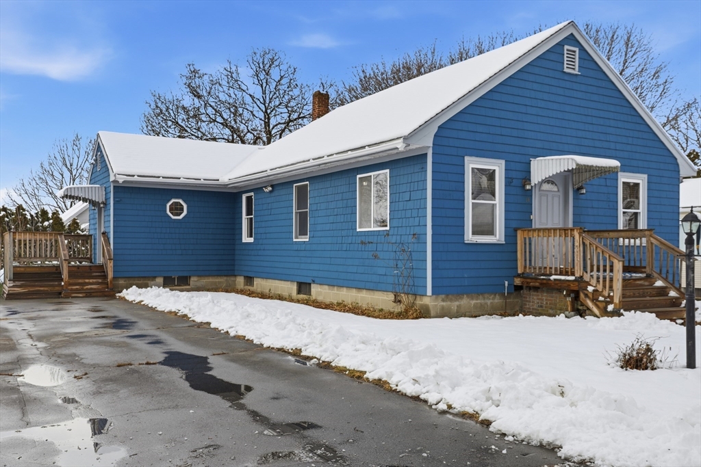 14 Sycamore Street Fairhaven, MA 02719 - Photo 3 of 37