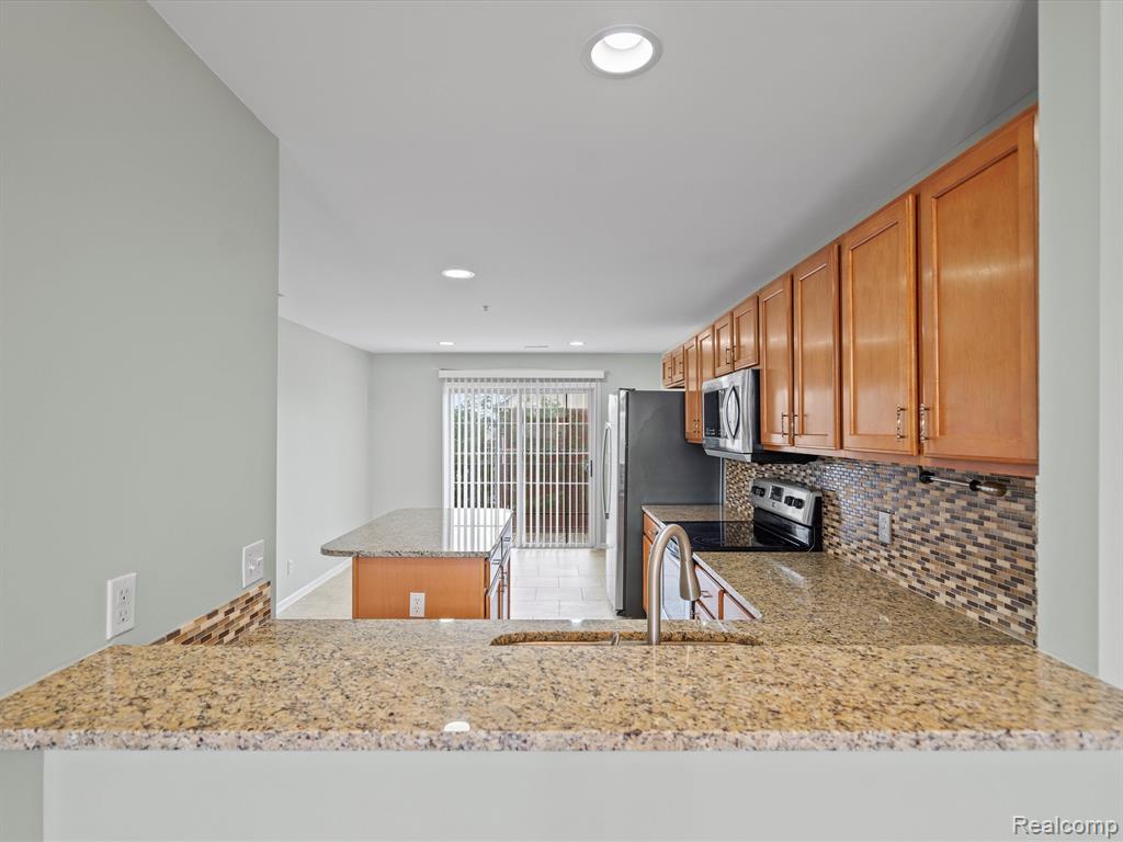 1492 Devon Lane Troy, MI 48084 - Photo 20 of 43