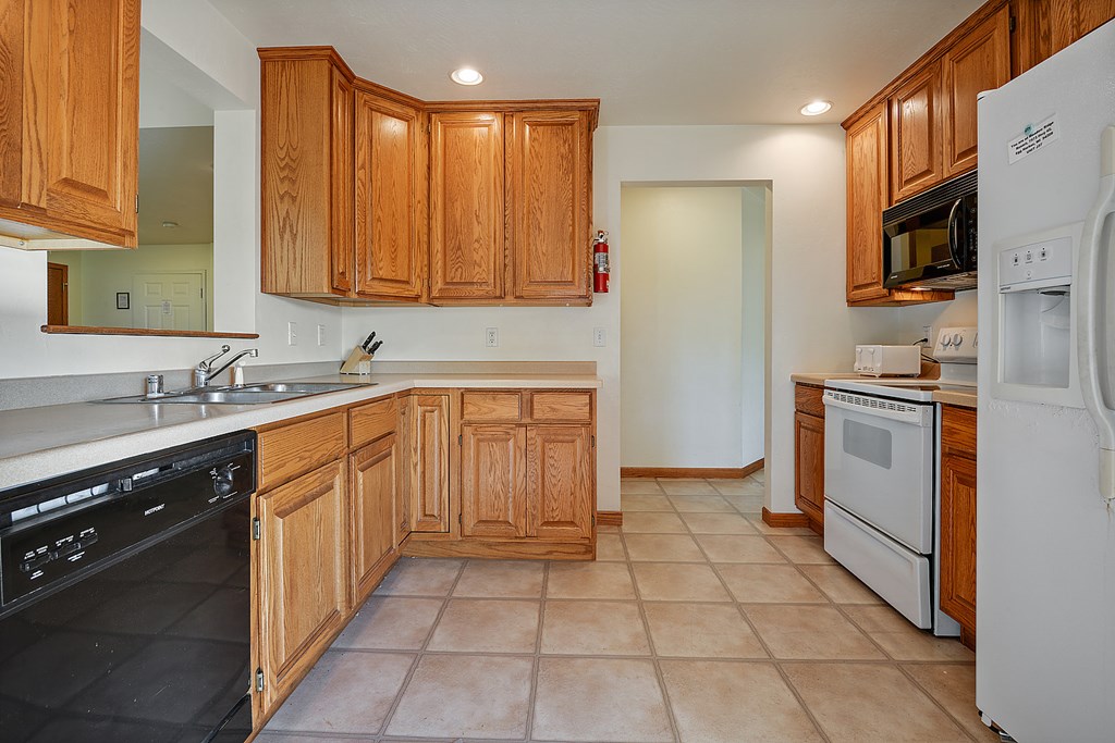 7585 Meadow Ridge Road, Unit J37 Egg Harbor, WI 54209 - Photo 5 of 22