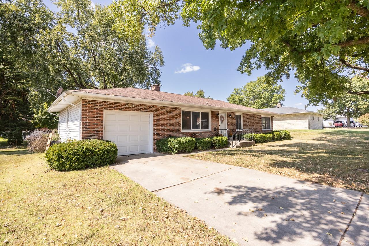 116 Union Hill Road Fairview Heights, IL 62208 - Photo 3 of 25 Gallery Image 3
