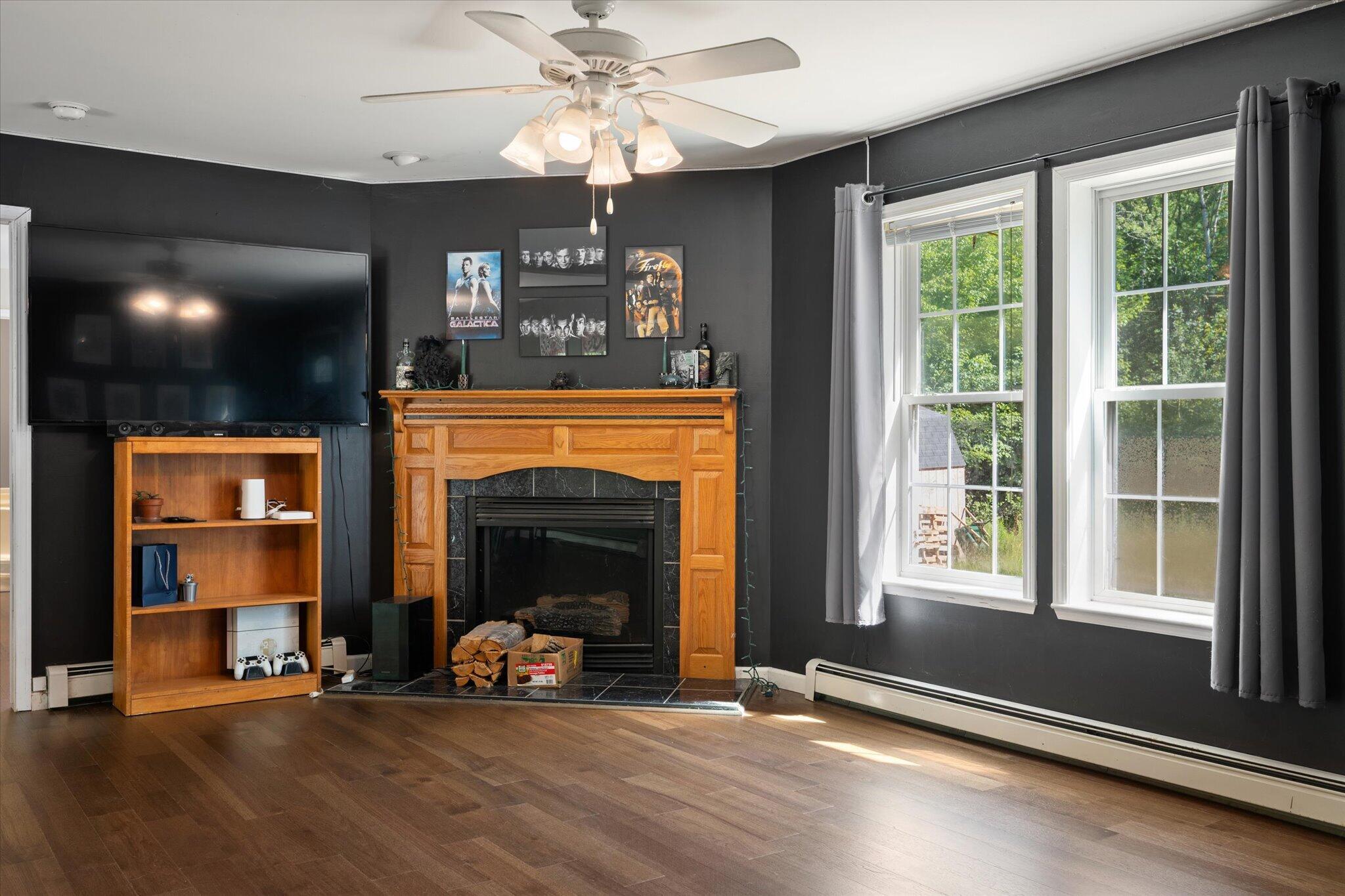 98 Poplar Road Glenburn, ME 04401 - Photo 17 of 42 Living Room